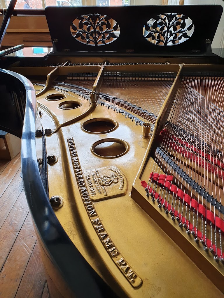 Bockting Piano's en Vleugels