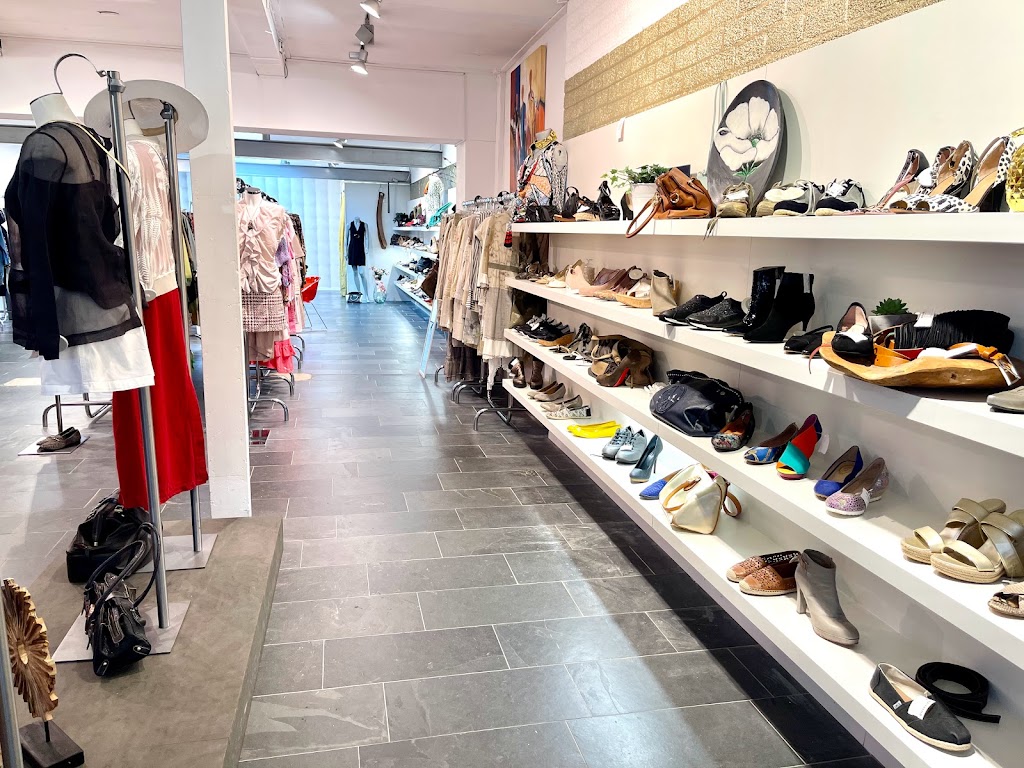 De Diva Sneek. Preloved designer clothing.