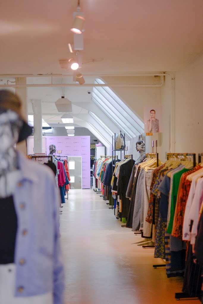 LENA the fashion library