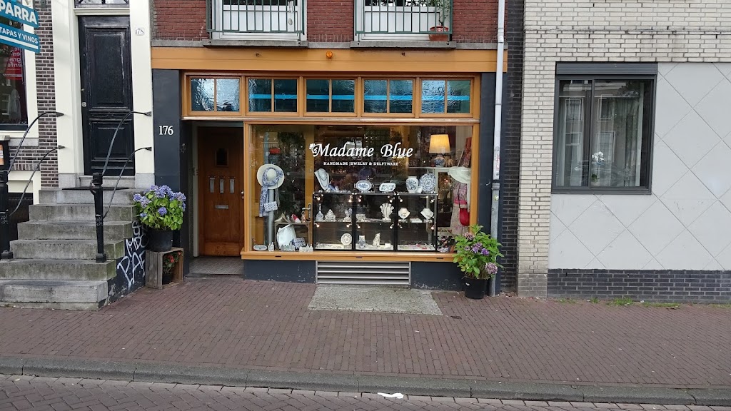 Madame Blue Delftware & Jewelry Madame Blue Delftware & Jewelry